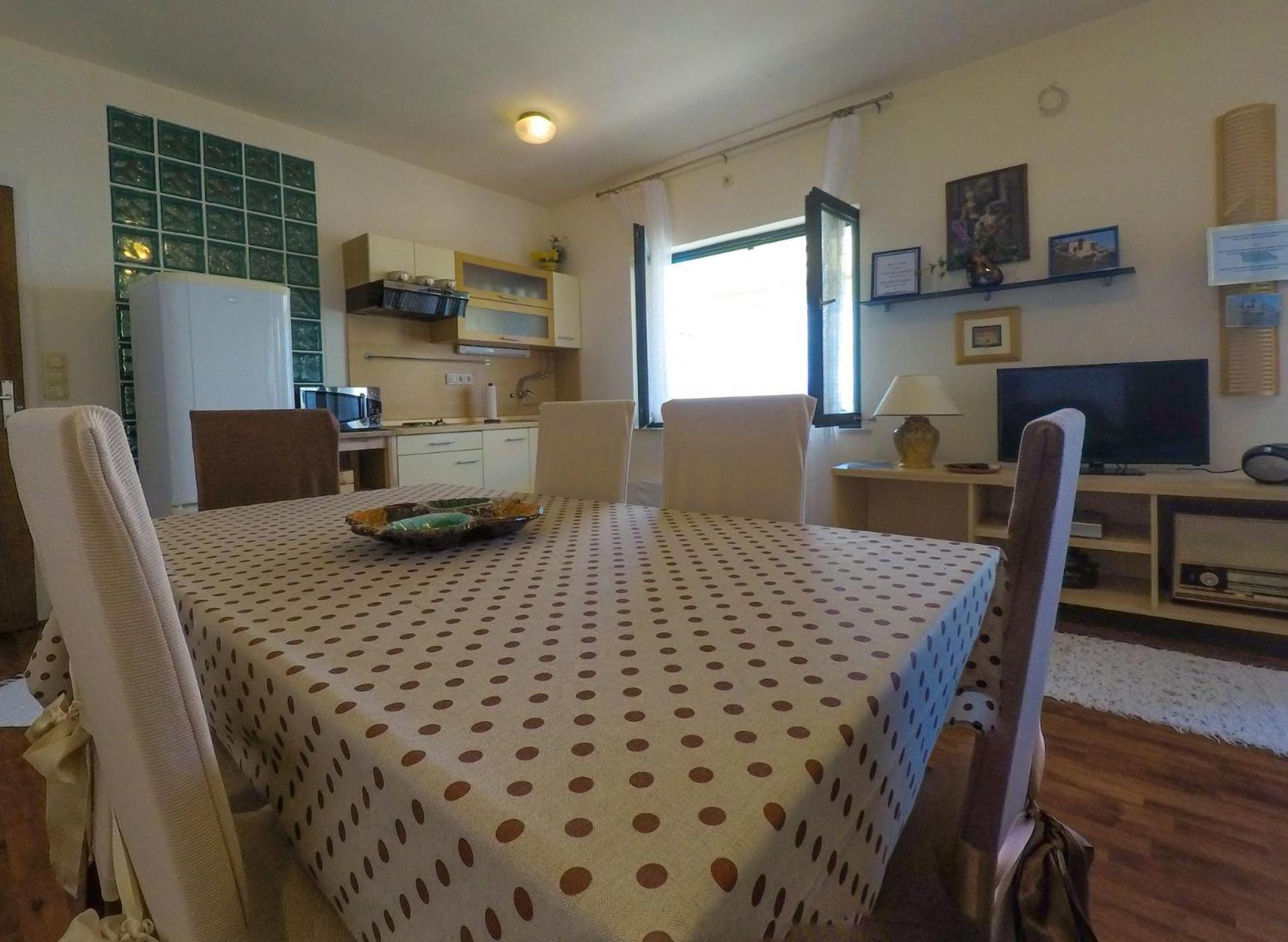 Apartment Iva Omis Exterior photo