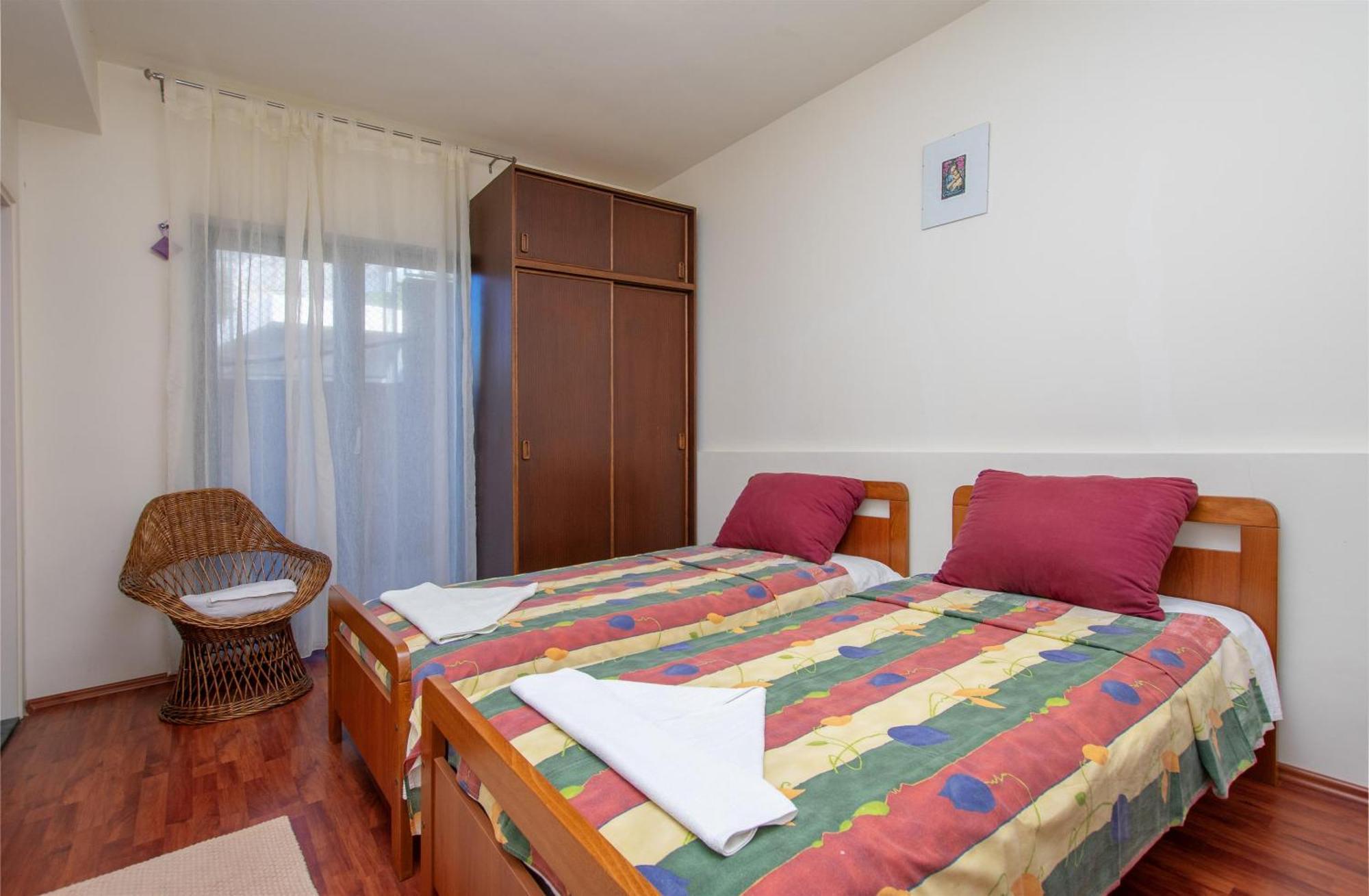 Apartment Iva Omis Exterior photo